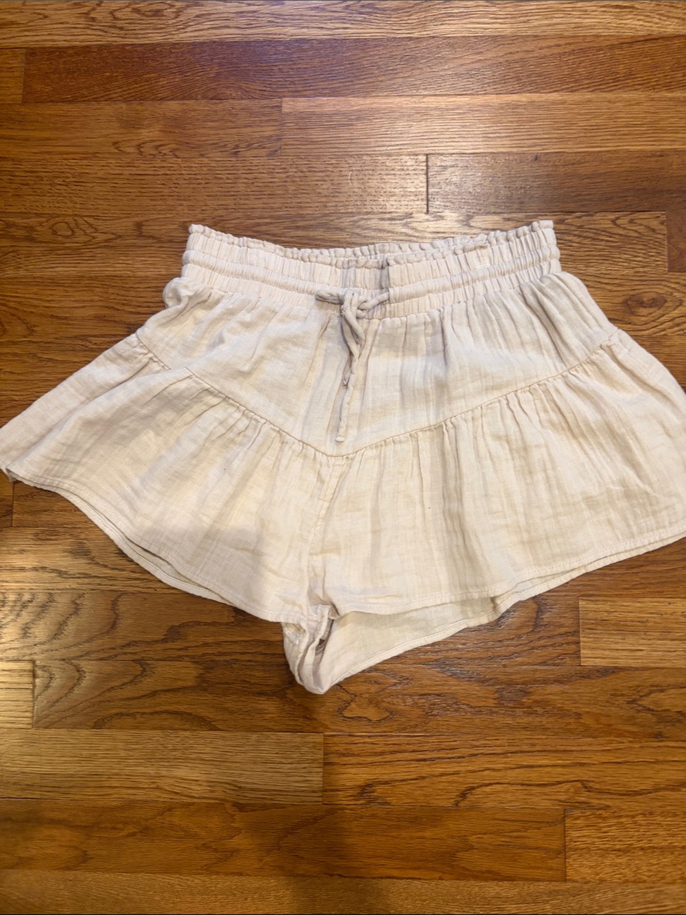 Aeropostale Cream Ruffle Waist Skort with Drawstring